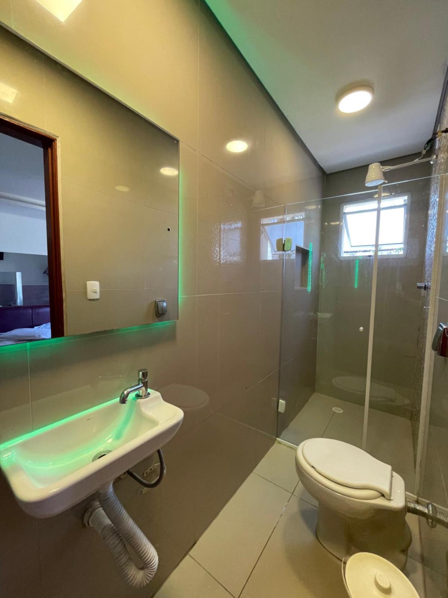 - Adults Only Hotel do amor *