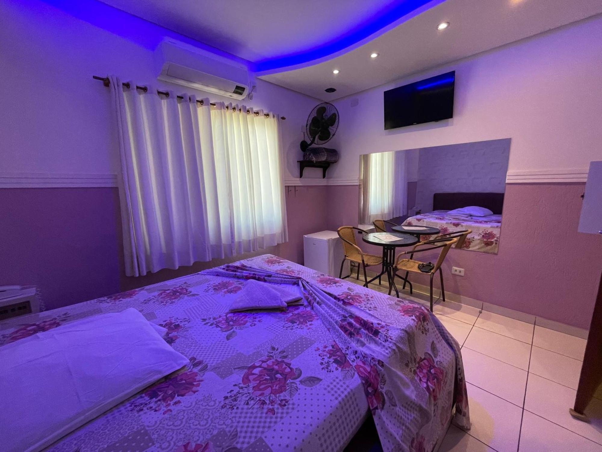 Love hotel - Adults Only